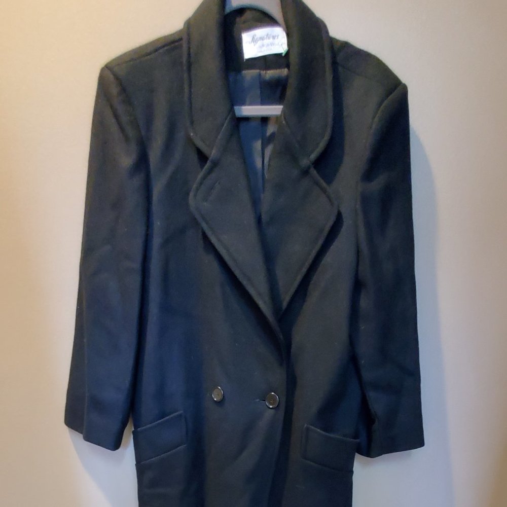 Signature Vintage 💯 Wool Basic Black Coat